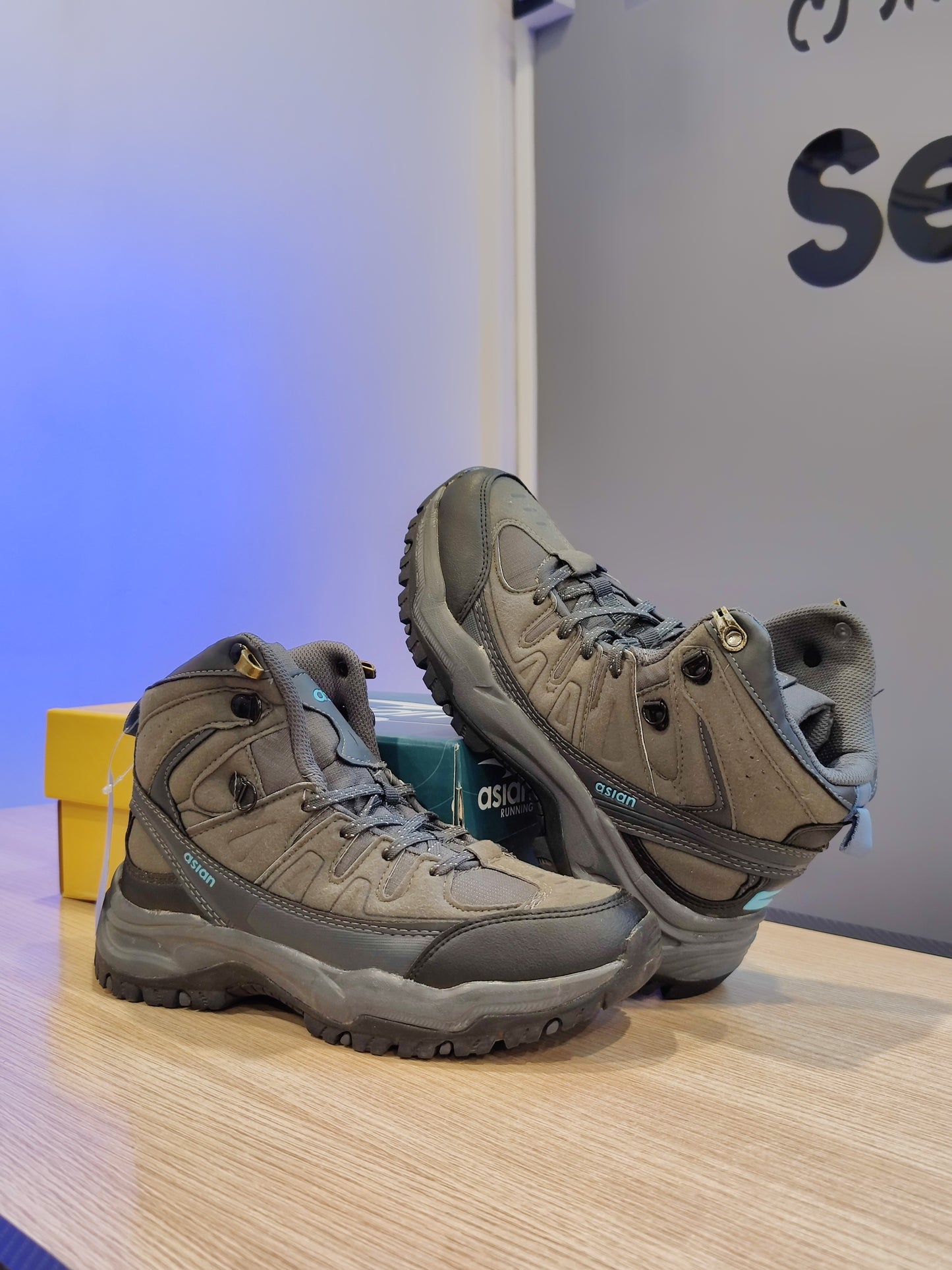 Everest 22 Trekking Shoe | Asian Original